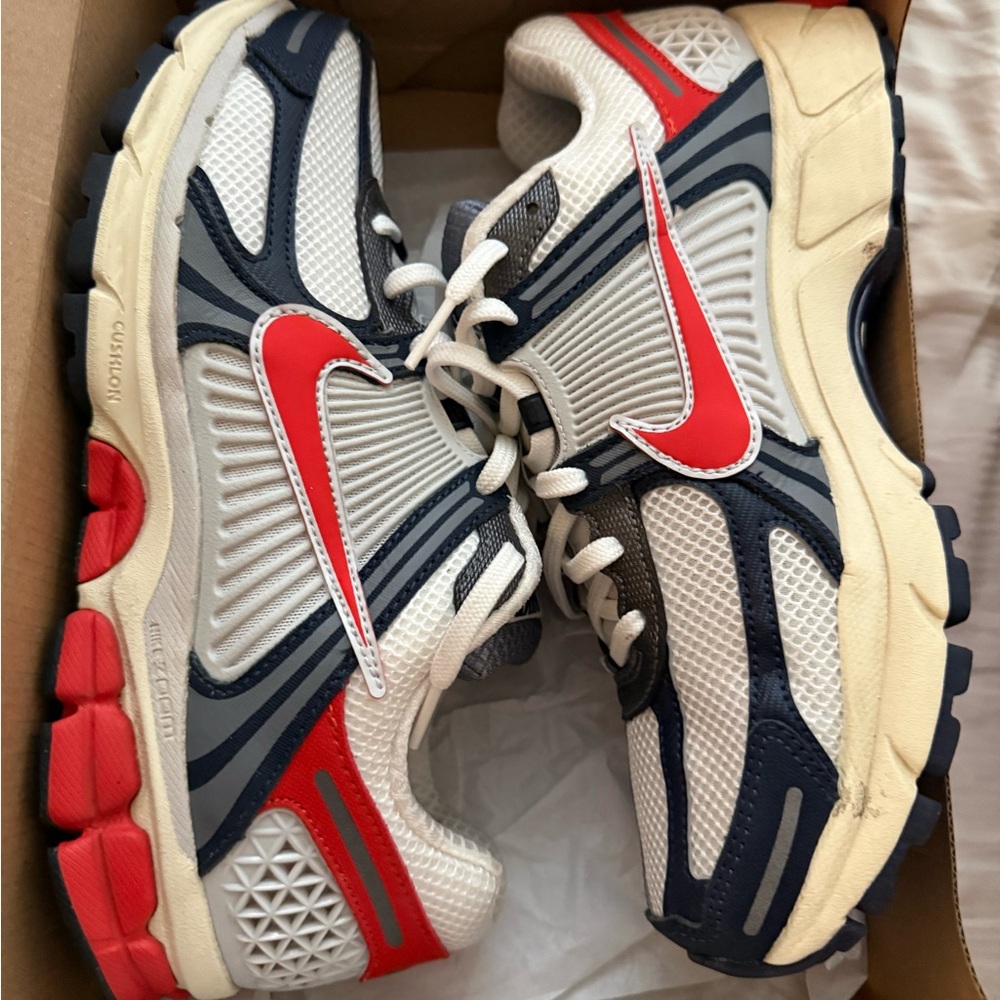 Nike Athletic Shoes Red and Gray - Picture 4 of 4